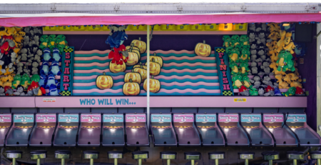 horse-race Halloween-themed carnival game trailer