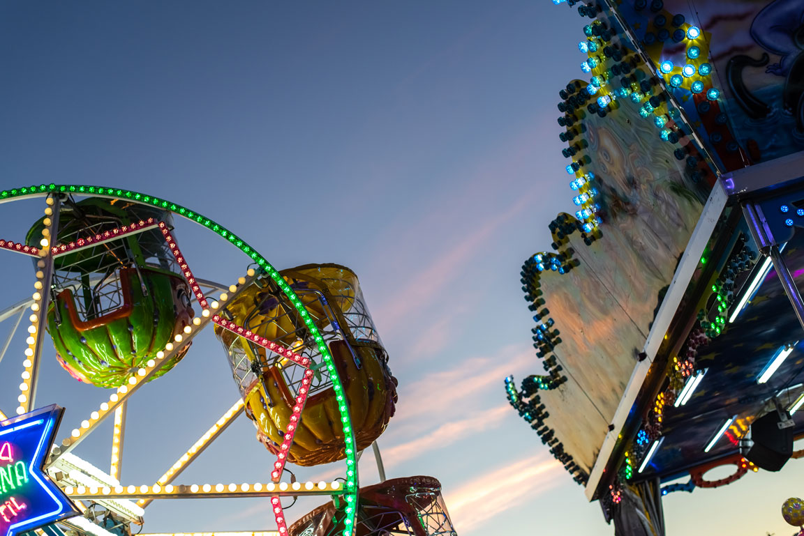 big-carnival-rides big carnival rides at dusk